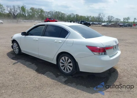 2011 Honda Accord 2.4 Lx z USA, uszkodzony, nr VIN 1HGCP2F39BA147681